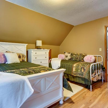 Howard Cabin Rental About 3 Mi To Apple Valley Lake! Mount Vernon Exterior photo